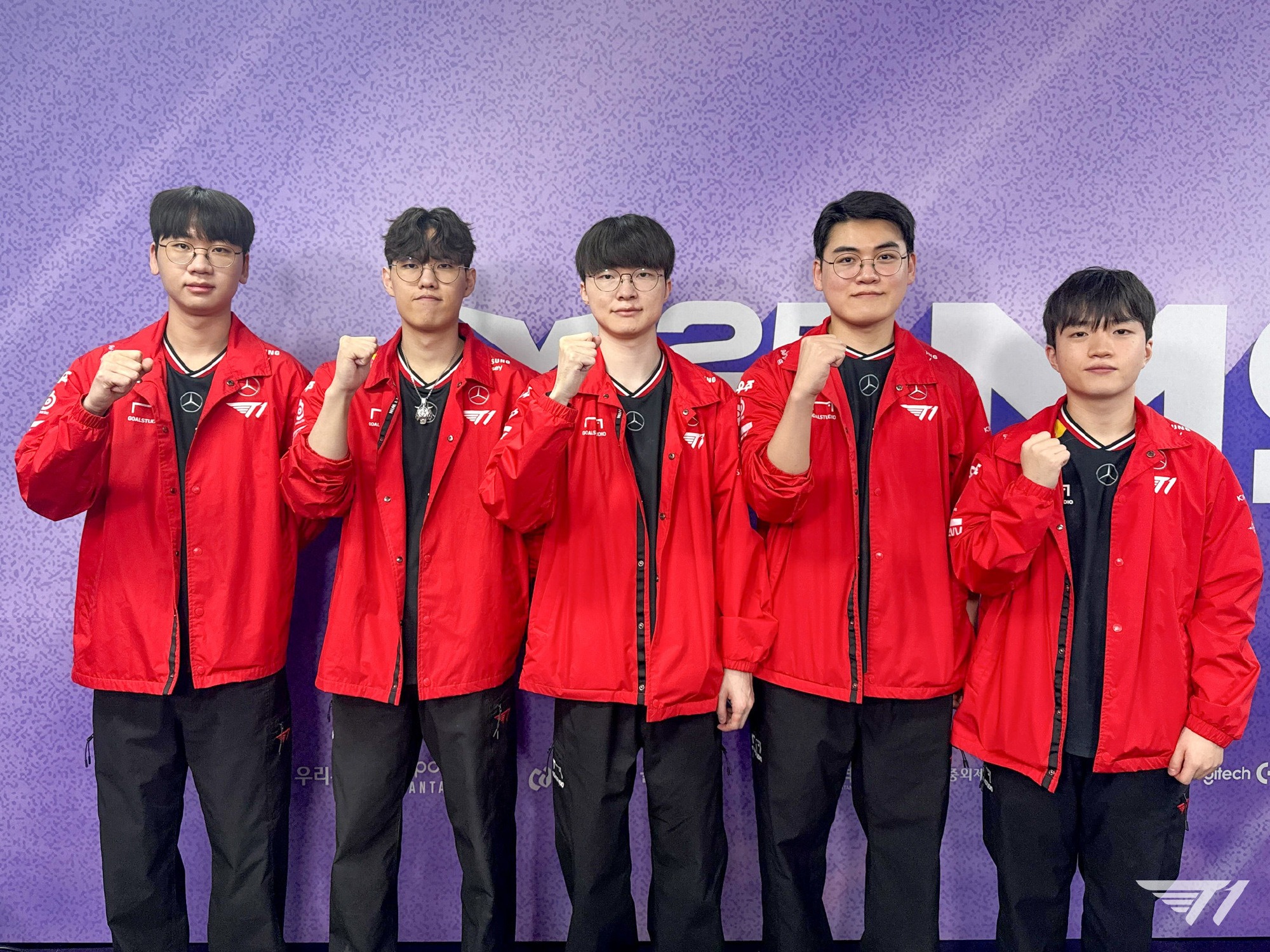 T1力克LGD，Lehends拿下关键大龙宿敌对决八强赛，锁定晋级资格的简单介绍