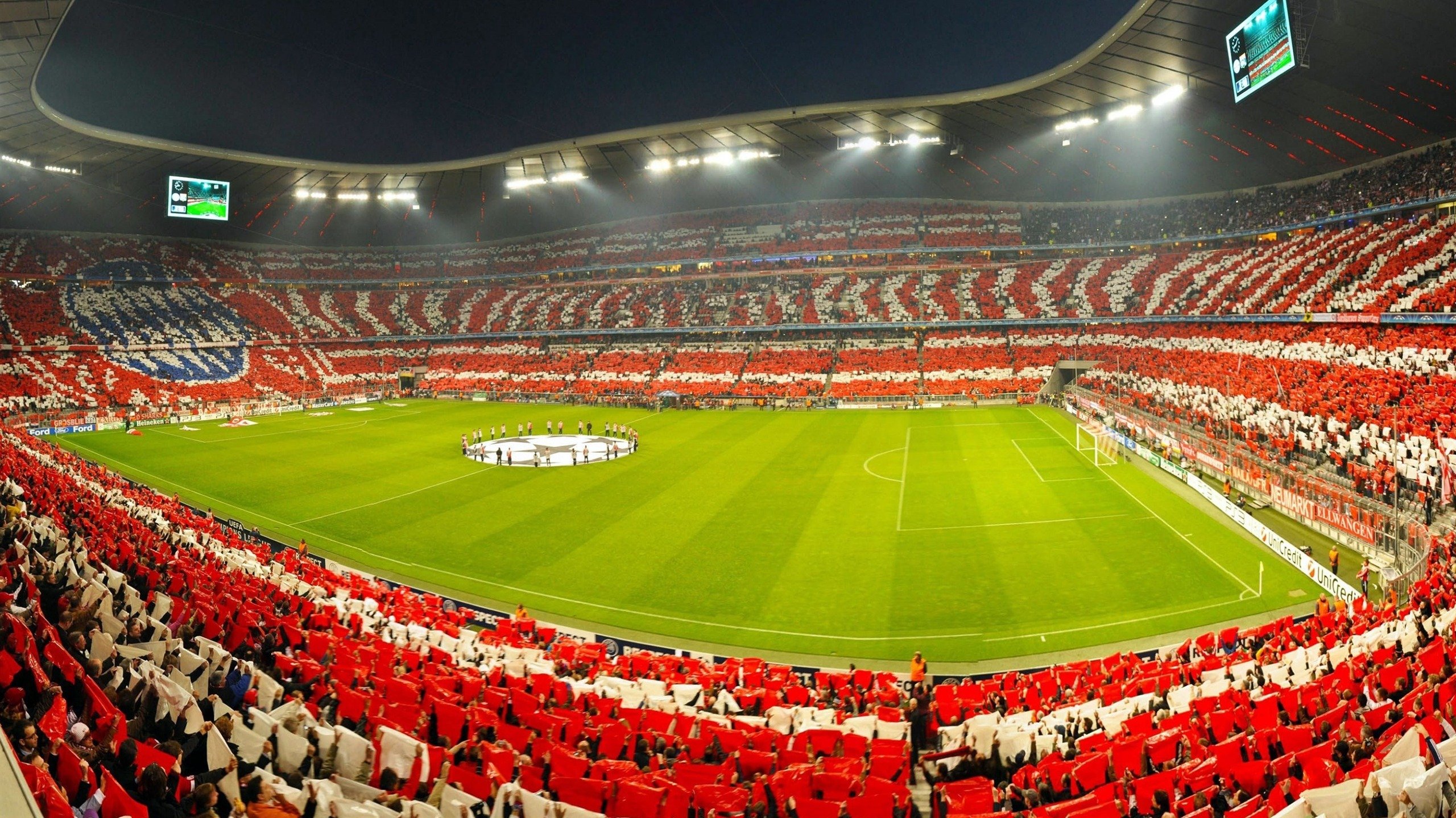 欧冠半决赛之夜,当过气球星欧文用人工智能般的跑位,给梅西上了一堂效率课