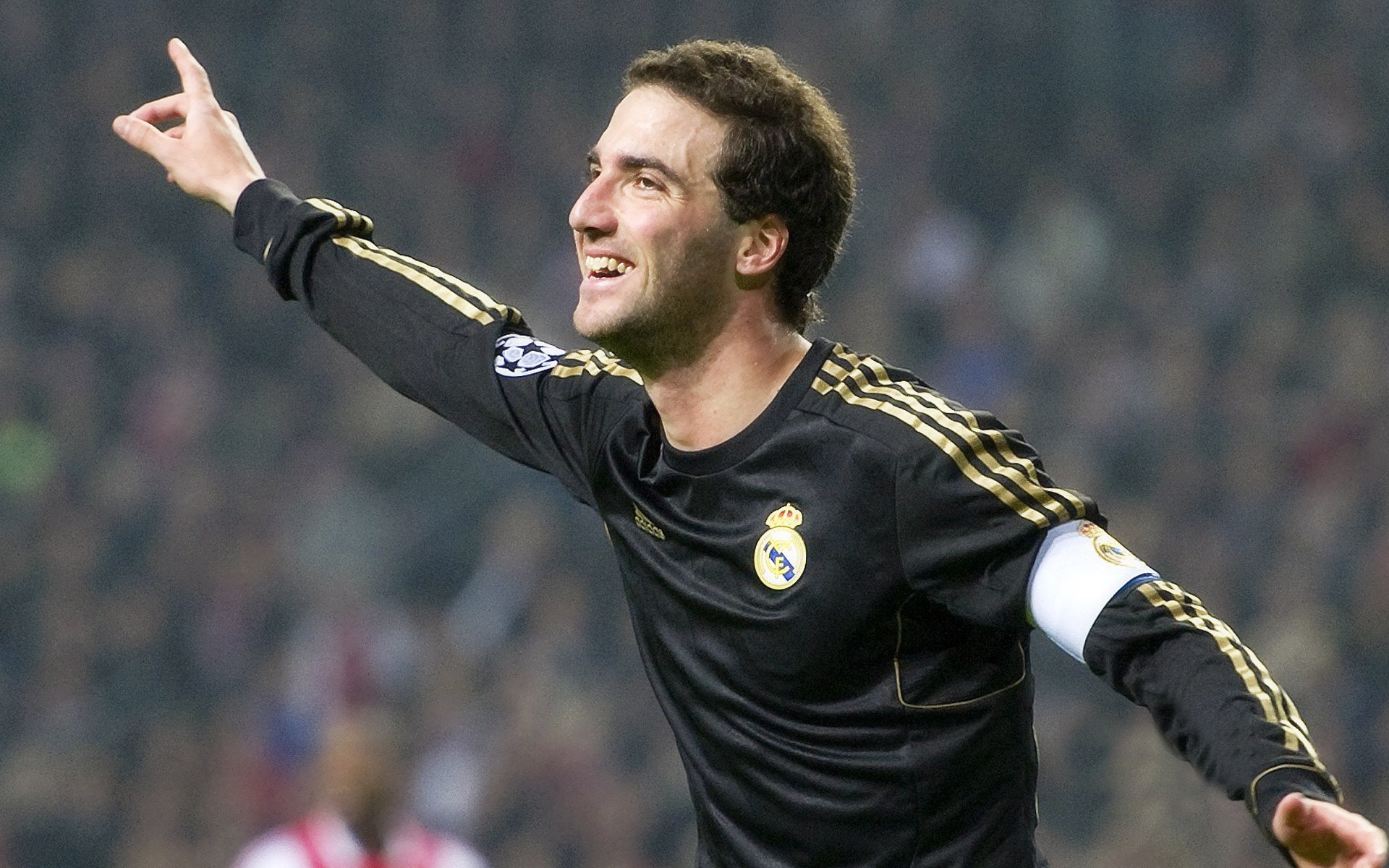 哈利伯顿手刃旧主，当紫金王朝的黄昏撞上新生代利刃